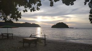 Ein anderer Sonnenuntergang am Strand